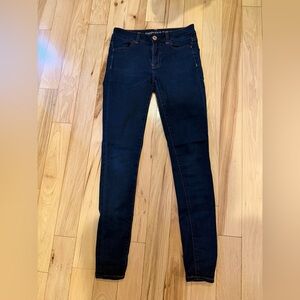 American Eagle Hi Rise Jegging - dark denim. Size 2!